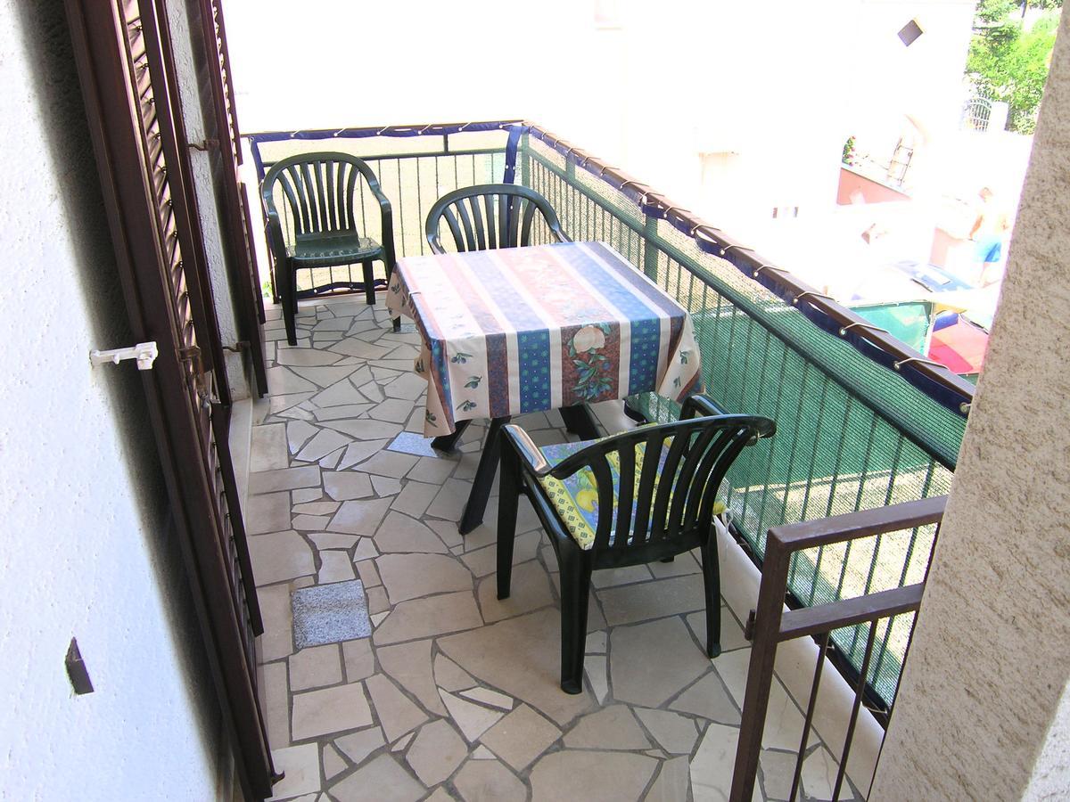 Apartman Braut Krk Town Bagian luar foto