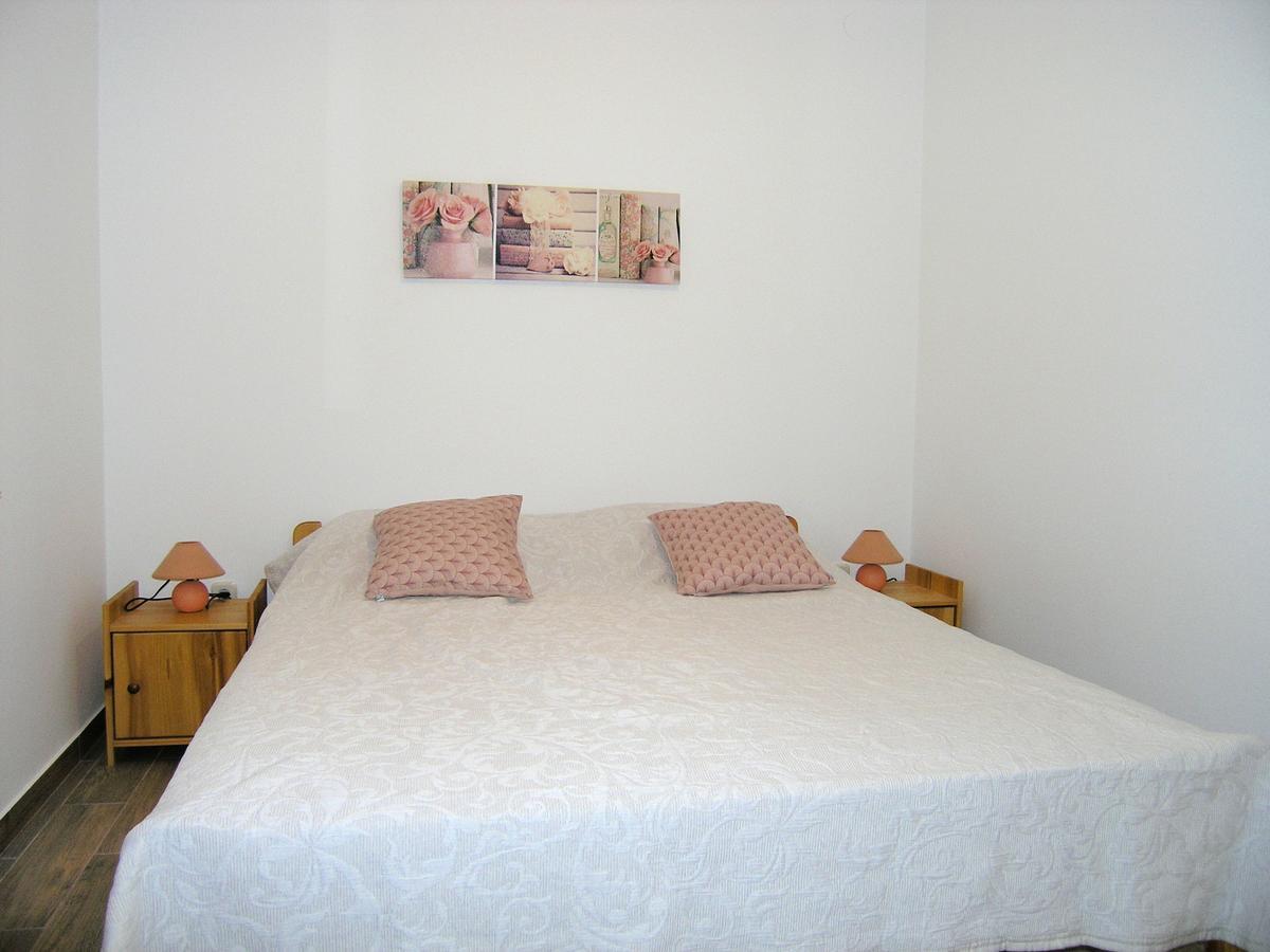 Apartman Braut Krk Town Bagian luar foto
