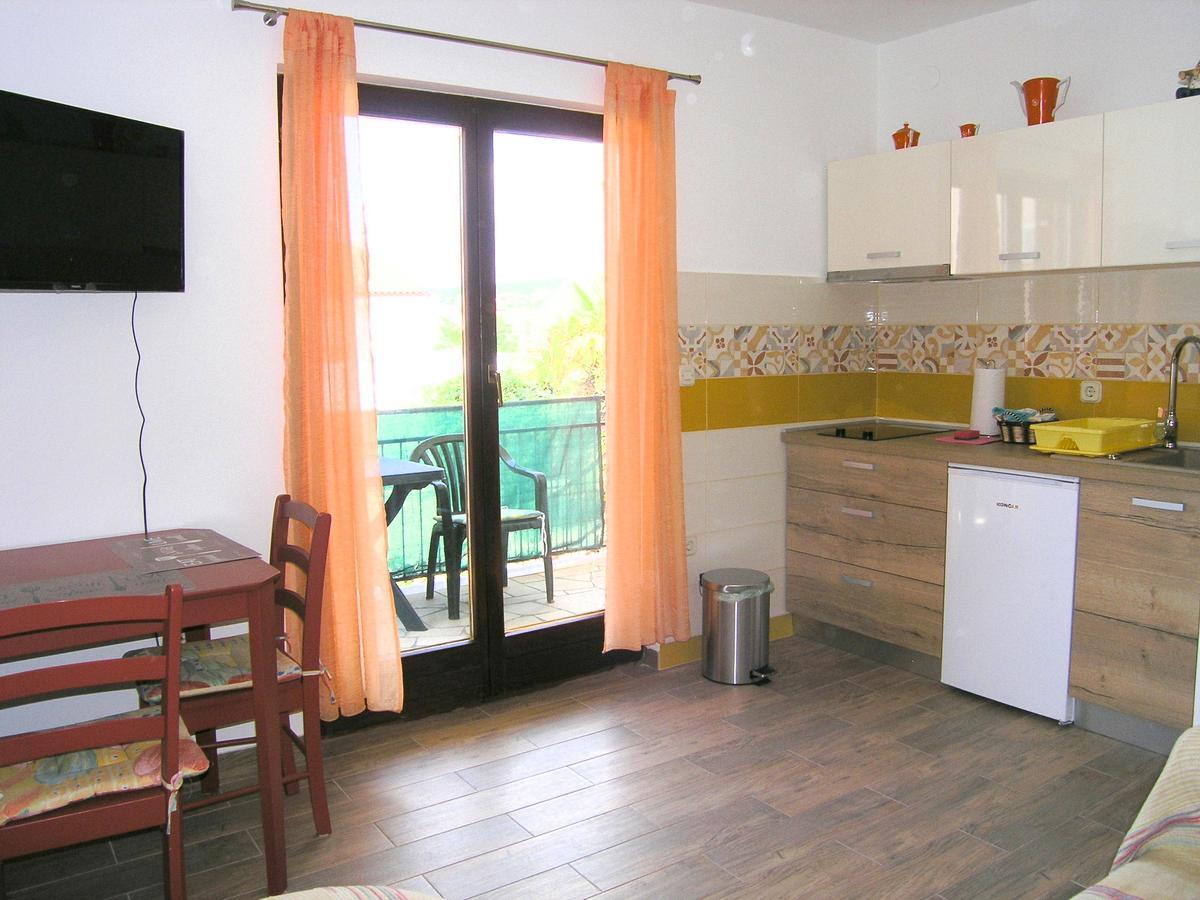 Apartman Braut Krk Town Bagian luar foto